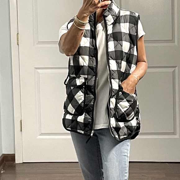 Woolrich Black and White Plaid Puffer Feather Vest size L - Picture 1 of 14